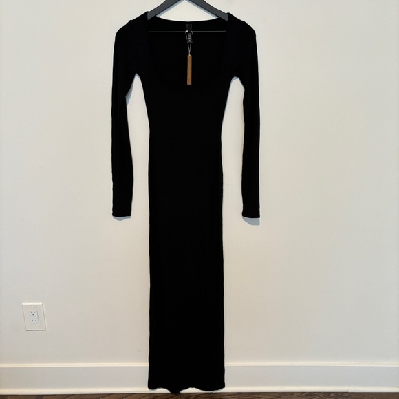 SKIMS SOFT LOUNGE LONG SLEEVE DRESS BLACK Onyx M NWT NEW - Picture 4 of 4